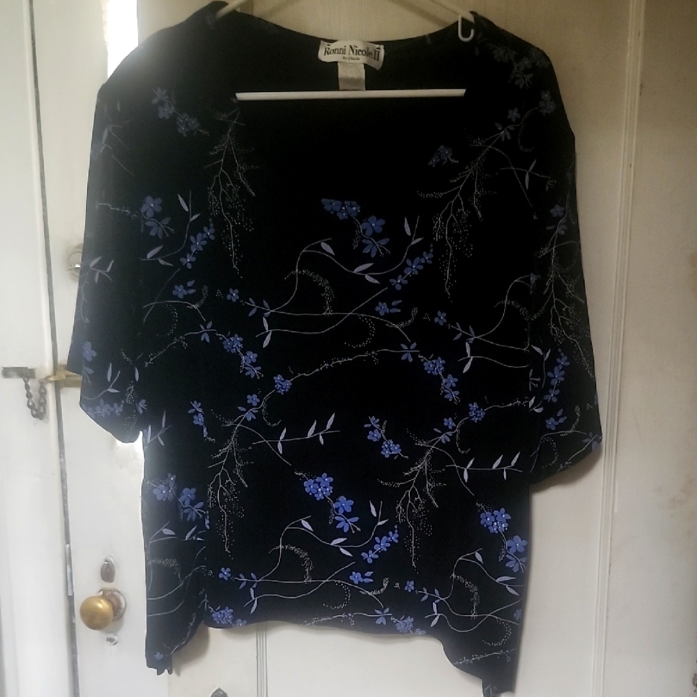 Ronni Nicole Black Boxy 3/4 Sleeve Blouse